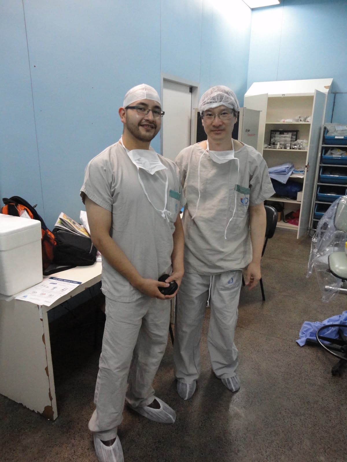 Hung Tzu Wen junto al Dr. Jorge Jiménez Torres